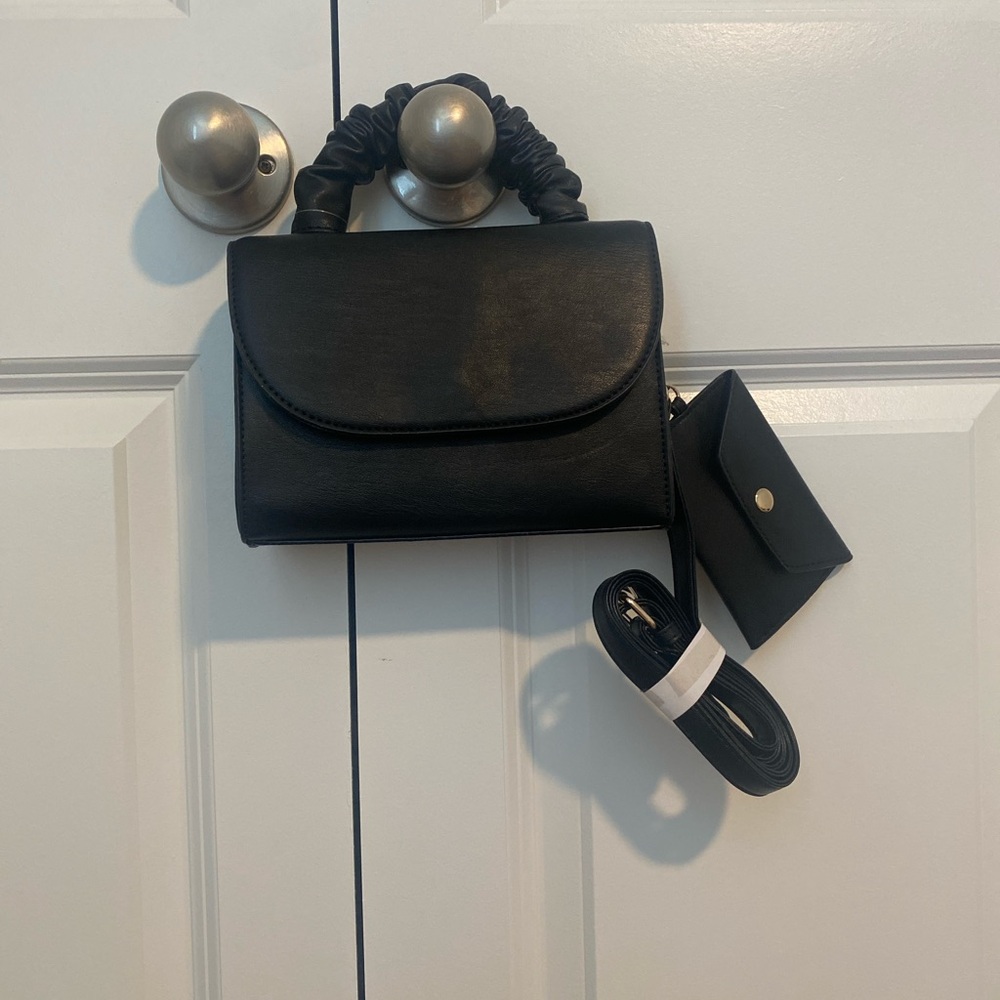 Black Crossbody w/ Cardholder